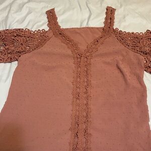 NWOT Light weight pink top with lace sleeves